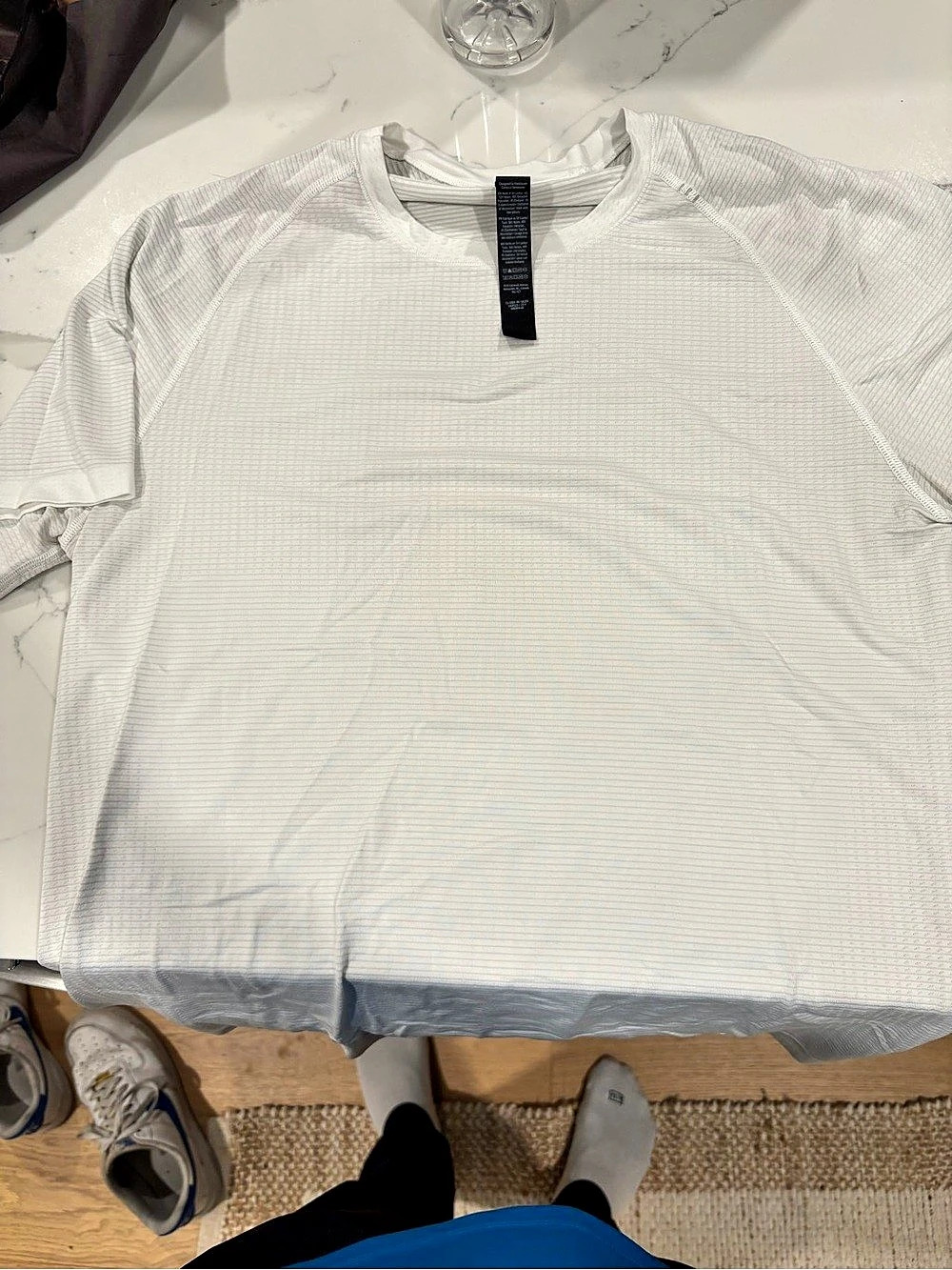 lululemon Short Sleeve Athletic Top in White Large Like New